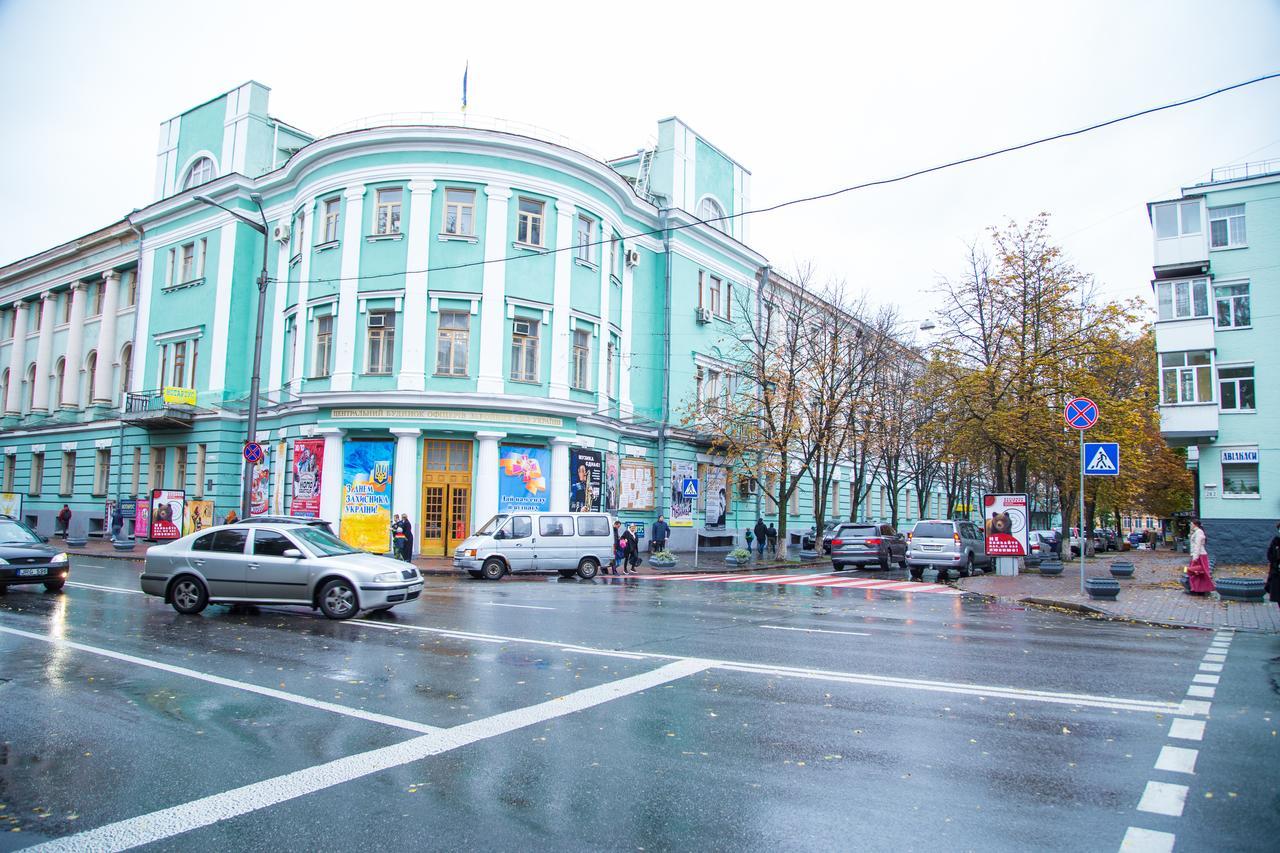 Sun City Hostel Kiev Exteriör bild